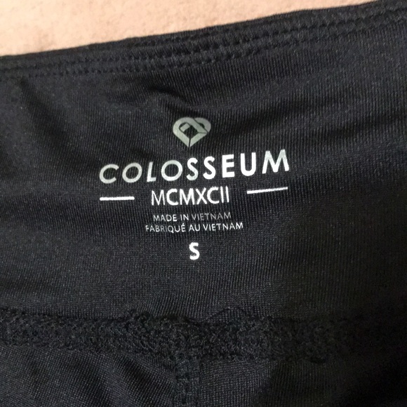 NWOT Colosseum athletic dolphin hem shorts with drawstring waist. Black. Small. - Picture 4 of 5